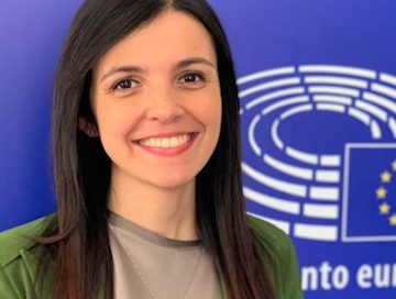 Scopri di più sull'articolo Conversazione con Francesca Peppucci, la più giovane europarlamentare italiana